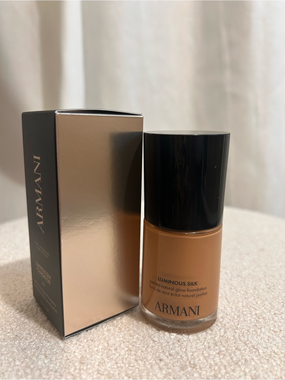 Armani Luminous Silk Foundation 8.6 | New PR Sample | Full Size - Picture 3 of 7